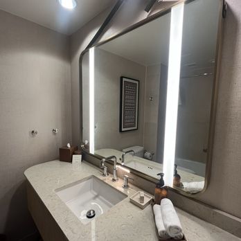 OMNI SAN DIEGO HOTEL AT THE BALLPARK - Updated February 2026 - 1067