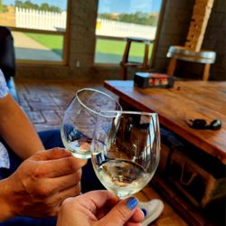 Sera Fina Cellars - Cheers