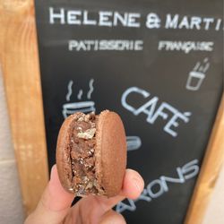Helene & Martin - Chocolate walnut macaroon