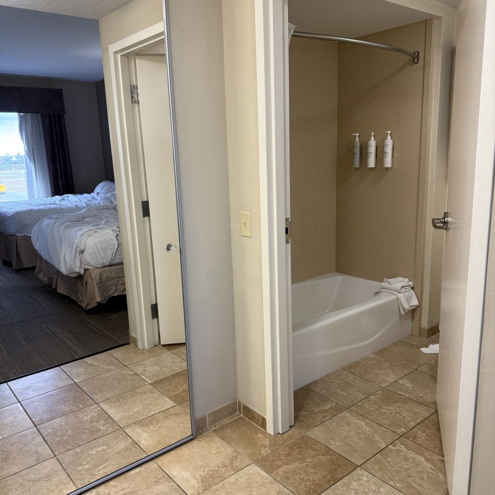 Hampton Inn & Suites Brunswick - Hotels Near Me - Brunswick, Georgia Hampton Inn & Suites Brunswick - Hotels Near Me - Brunswick, Georgia