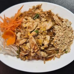 Golden Tusk Thai Cuisine - #32. PAD THAI NOODLE