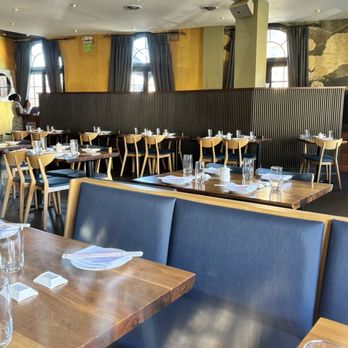 Perry's Restaurant - Main Dining Room 2 - Sushi Bars Near Me - Washington, DC, District of Columbia Perry's Restaurant - Main Dining Room 2 - Sushi Bars Near Me - Washington, DC, District of Columbia