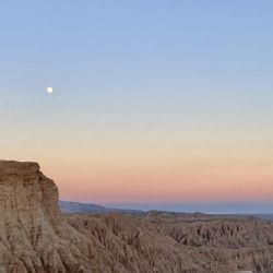 Font's Point Vista - moonrise just after sunset - unknown couple