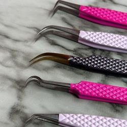 Maz Beauty Studio - Tweezers for eyelash extensions