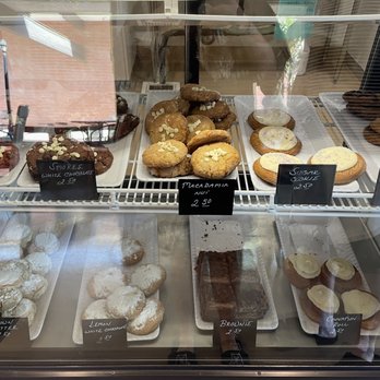 Tifa Chocolate and Gelato - cookies - Chocolatiers & Shops Near Me - Camarillo, California Tifa Chocolate and Gelato - cookies - Chocolatiers & Shops Near Me - Camarillo, California