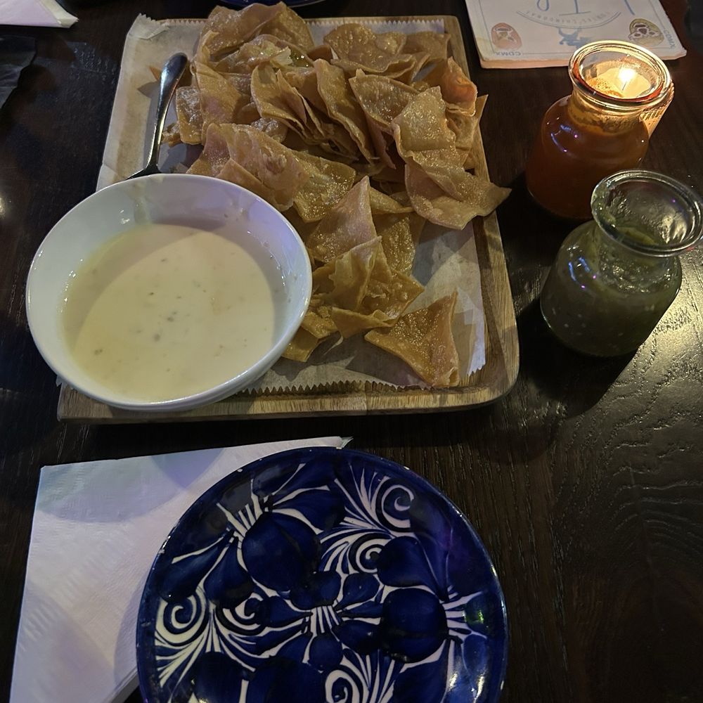 La Eskina Indy - Chips and Queso Dip - Mexican Near Me - Indianapolis, Indiana La Eskina Indy - Chips and Queso Dip - Mexican Near Me - Indianapolis, Indiana