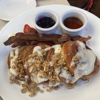 Makahiki - Cinnamon French toast with bacon - Bars Near Me - Kapolei, Hawaii Makahiki - Cinnamon French toast with bacon - Bars Near Me - Kapolei, Hawaii