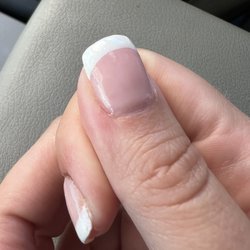 Deluxe Nails And Spa - Bad nail salon