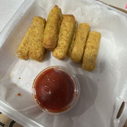 Monster's Pizza - Mozzarella sticks