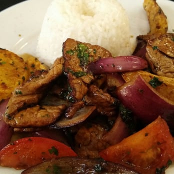Santa Ceviche - Lomo saltado - Peruvian Near Me - Barcelona, B