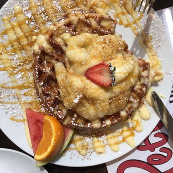 Petinos la Prairie - Waffles. Cinnamon apples. - Breakfast & Brunch Near Me - La Prairie, Quebec Petinos la Prairie - Waffles. Cinnamon apples. - Breakfast & Brunch Near Me - La Prairie, Quebec