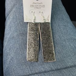 $1 Jewelry Galore Moore - Earrings