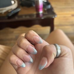 Ann's Spa - AWFUL NAILS.