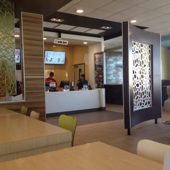 McDonald's - Beautiful inside if McDonald's. Clean with lots is seating. - Fast Food Near Me - Blythe, California