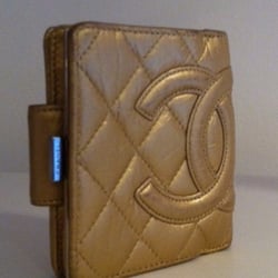 élan Fine Consignment - CHANEL wallet