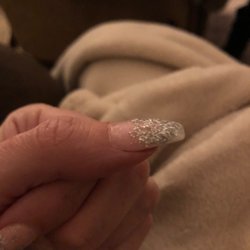 Happy Spa Nails - This work is not ok. Look at the unevenness. Sad