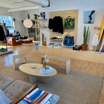 450 Dufferin Cafe - Chill spots to sit with collectables and vintage furniture. - Cafes Near Me - Toronto, Ontario