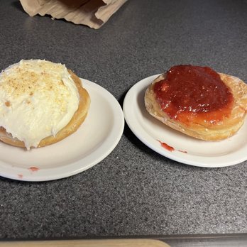 Do-Rite Donuts & Chicken - Cheese Danish Raspberry Bullseye - Donuts Near Me - Chicago, Illinois