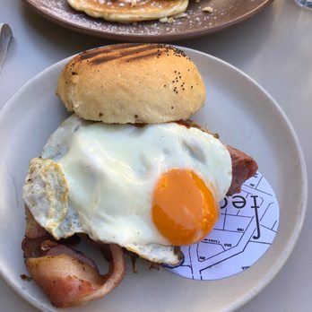 Federal Café - Morning bacon burger. Yum! - Breakfast & Brunch Near Me - Madrid, M Federal Café - Morning bacon burger. Yum! - Breakfast & Brunch Near Me - Madrid, M
