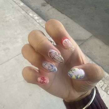 MOI Nails By Spring - Nail Salons Near Me - Los Angeles, California