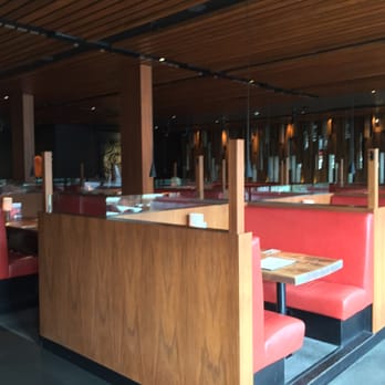 Cactus Club Cafe - Dining area~ - Canadian (New) Near Me - Burnaby, British Columbia