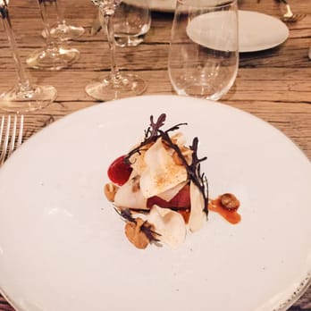 La Maison des Cariatides - Deer fillet with chanterelle mushrooms - French Near Me - Dijon, 21 La Maison des Cariatides - Deer fillet with chanterelle mushrooms - French Near Me - Dijon, 21