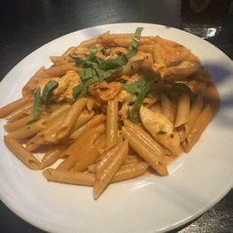 Penne Pasta emwith Chicken... Penne Pasta emwith Chicken...