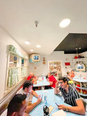 50's Prime Time Café by null