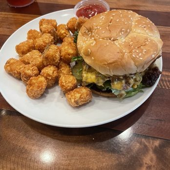 Bull Malarkey's - Classic Cheeseburger with tots - American Near Me - Henrietta, Texas Bull Malarkey's - Classic Cheeseburger with tots - American Near Me - Henrietta, Texas