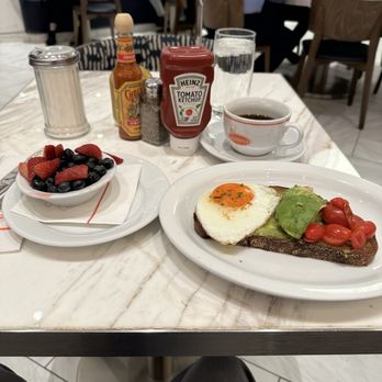 Junior's - Avocado, toast, and berries - Breakfast & Brunch Near Me - Las Vegas, Nevada