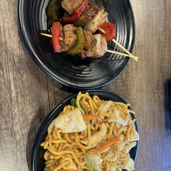 Sake - Lunch beef skewer and chicken chow mein - Sushi Bars Near Me - Roseville, California Sake - Lunch beef skewer and chicken chow mein - Sushi Bars Near Me - Roseville, California