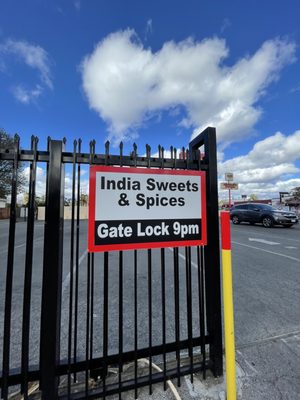 India Sweets & Spices by null