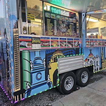La Garnacha Chilanga - Side View Of The Food Truck As They're Making My Order! - Food Trucks Near Me - Hayward, California La Garnacha Chilanga - Side View Of The Food Truck As They're Making My Order! - Food Trucks Near Me - Hayward, California