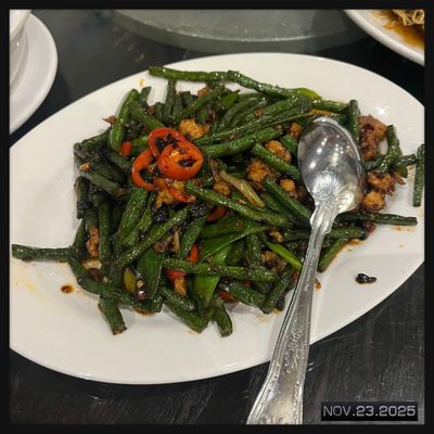 Four Seasons (Queensway) by null