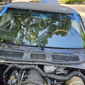 Low Price Auto Glass - The windows from.the front - Auto Glass Services Near Me - Sun Valley, California Low Price Auto Glass - The windows from.the front - Auto Glass Services Near Me - Sun Valley, California