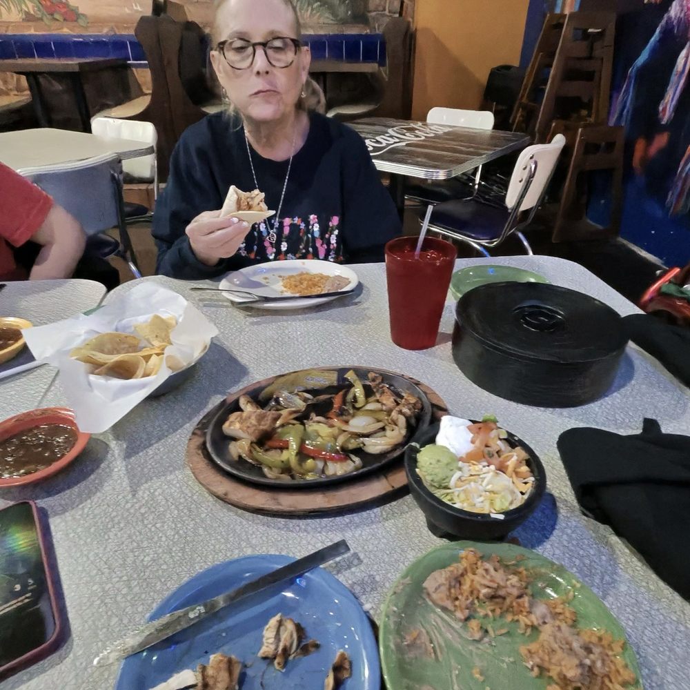El Arroyo - Chicken fajitas - Mexican Near Me - Arlington, Texas El Arroyo - Chicken fajitas - Mexican Near Me - Arlington, Texas
