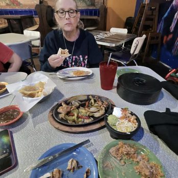El Arroyo - Chicken fajitas - Mexican Near Me - Arlington, Texas