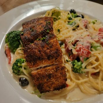Diane's Saddleback Grill - Angel Hair Fettuccine with Mahi Mahi - Bars Near Me - Lake Arrowhead, California