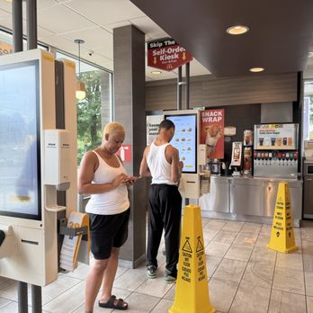 McDonald's - Self order kiosks - Fast Food Near Me - Bowie, Maryland