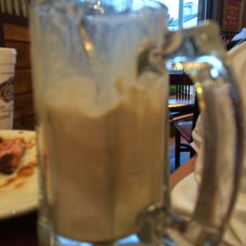 Earl's Rib Palace - Root beer floats with the kids meals! - Barbeque Near Me - Edmond, Oklahoma