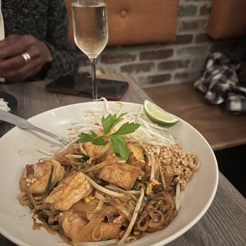 Thai Spice - Pad Thai with Shrimp - Thai Near Me - San Francisco, California
