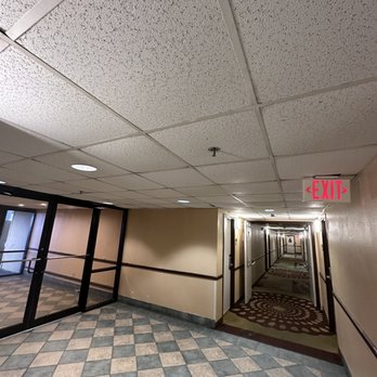 Emerald Beach Hotel - Back entrance lobby area of hotel - Hotels Near Me - Corpus Christi, Texas