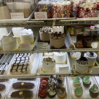Glendale Bake Shop - Bakeries Near Me - Maspeth, New York