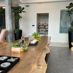 Hi-Lo Hotel, An Autograph Collection Hotel - Hotel lobby