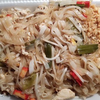 Siam Bistro - Pad Thai w/chicken - Thai Near Me - Woodbridge, Virginia Siam Bistro - Pad Thai w/chicken - Thai Near Me - Woodbridge, Virginia