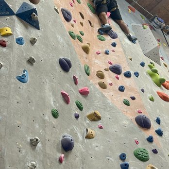 Top Out Climbing - Rock Climbing Near Me - Santa Clarita, California Top Out Climbing - Rock Climbing Near Me - Santa Clarita, California