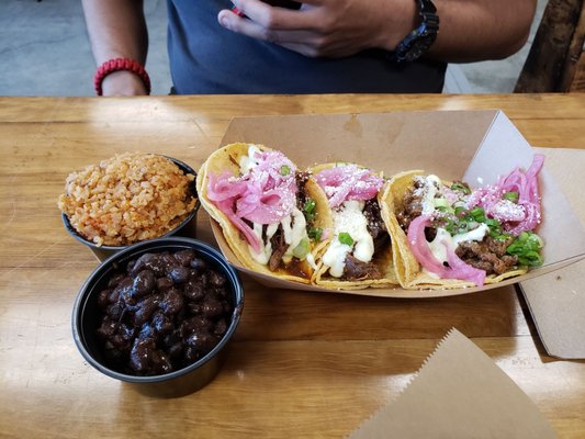 Chinitos Tacos: Where Flavor Explodes and Lines Grow Long