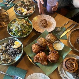 Chicken & Biscuits, Wild Mushroom, Salad Chicken & Biscuits, Wild Mushroom, Salad