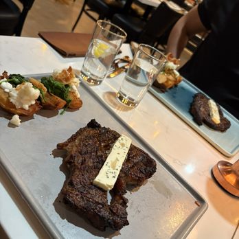 Ceron Kitchen - NY - New American Near Me - Alameda, California