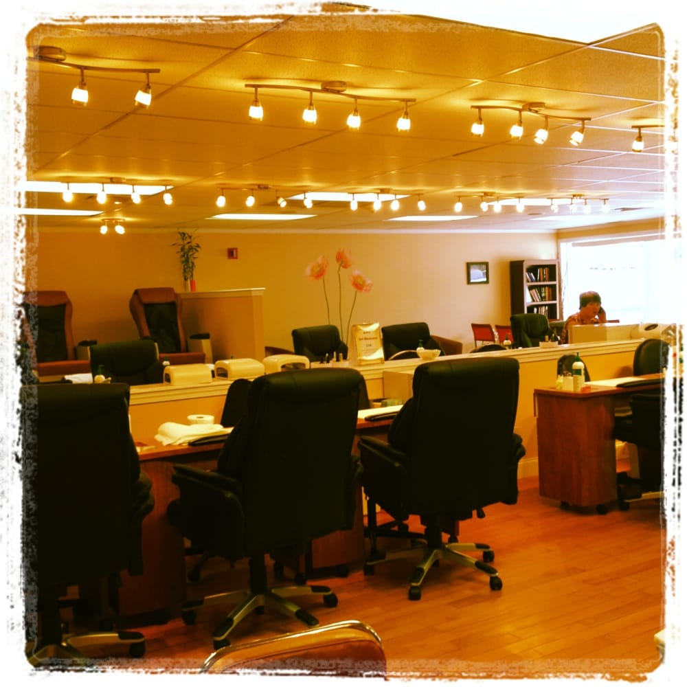 THE NAIL SPA Updated October 2024 20 Reviews 954 E Main St
